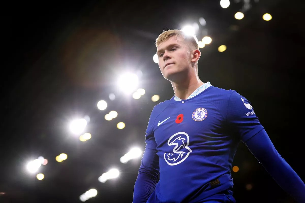 Report: Chelsea in talks with starlet's representatives over a new contract